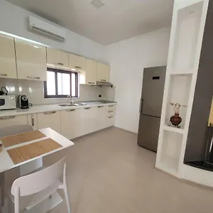 An With Fireplace Appartamento