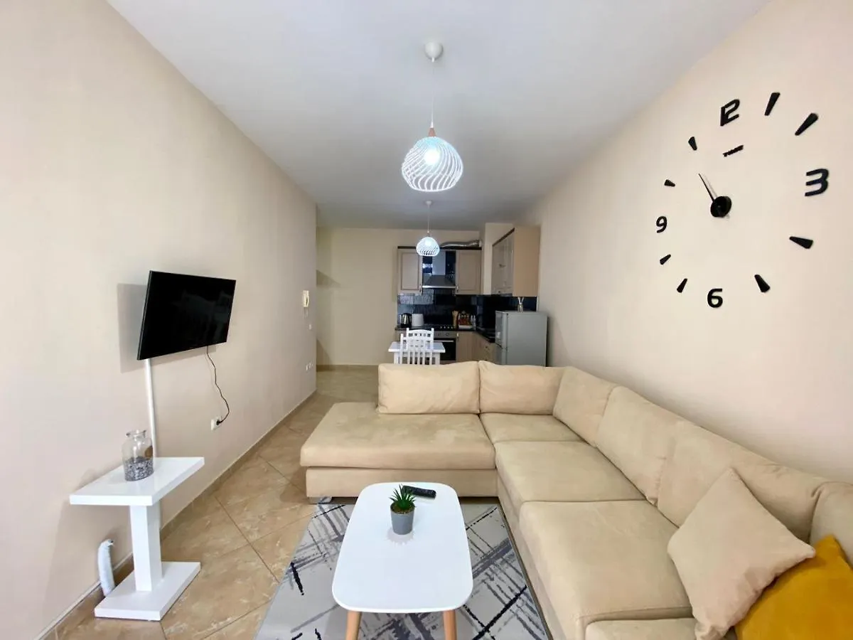 Chlo Apartment 2 Tirana Albania
